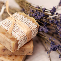 Levanduľové mydlo s kozím mliekom Levanduľové mydlo s kozím mliekom