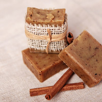 Ibištekový pevný šampón Ibištekový pevný šampón