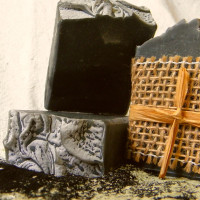 Mydlo s aktívnym uhlím a zeleným ílom- Jemná citrónová Mydlo s aktívnym uhlím a zeleným ílom- Jemná citrónová