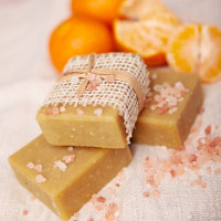 Mandarinkové mydlo s kozím mliekom a himalájskou soľou Mandarinkové mydlo s kozím mliekom a himalájskou soľou